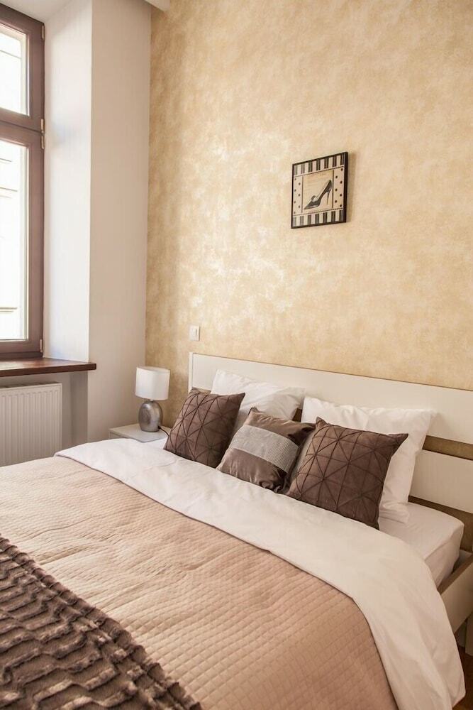 Bc7 Apartments