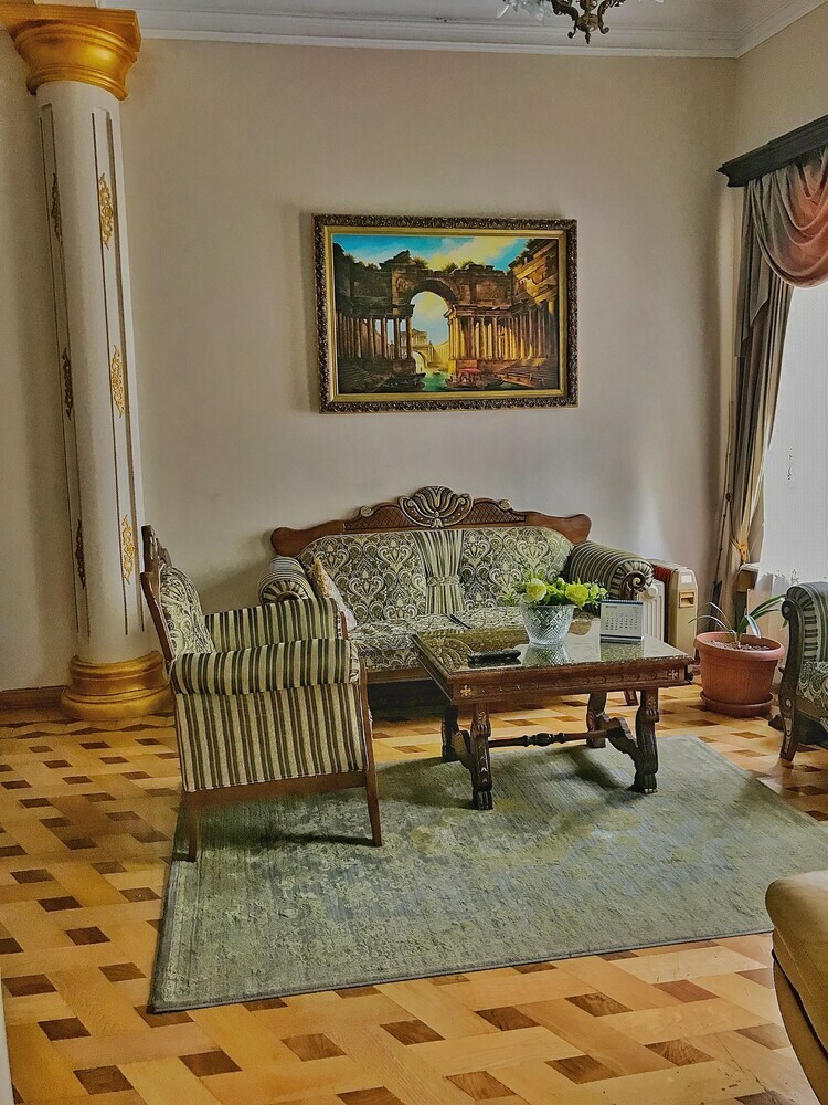 Hotel Luxor