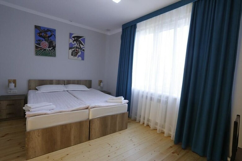 Tes Hotel