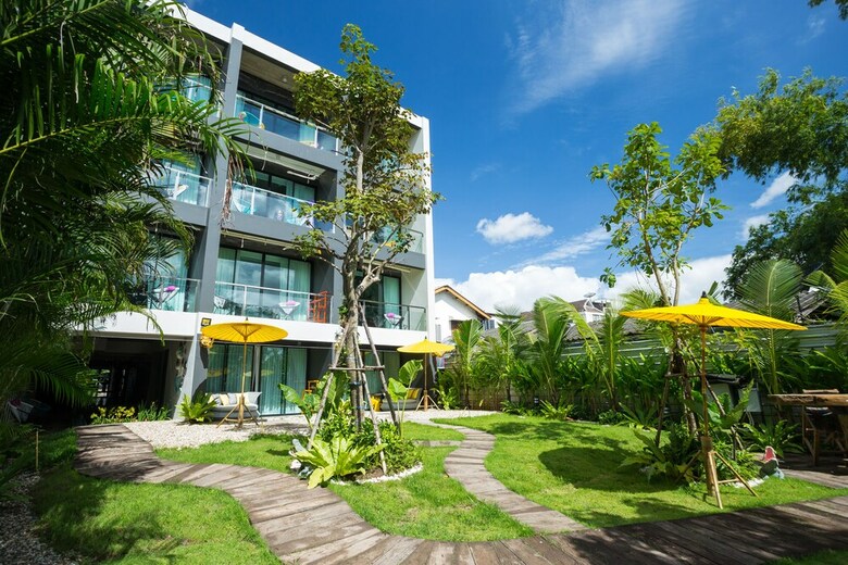 River Art Hotel