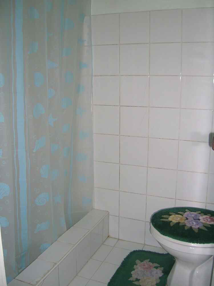 2nd Flr 3br Unit Jefrell Apartments