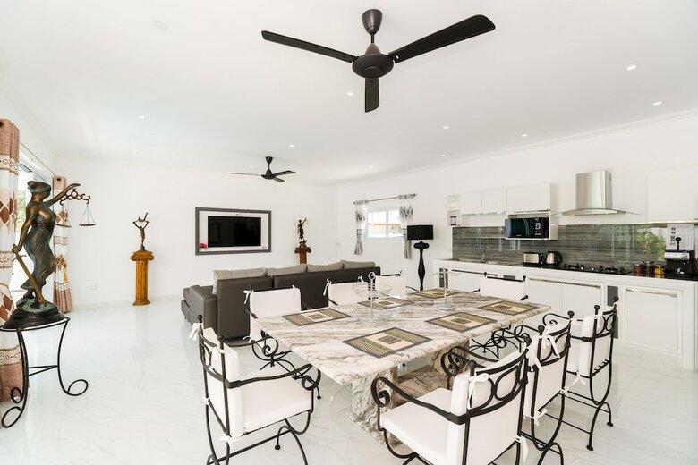 Wirason Villa 4 Bedrooms