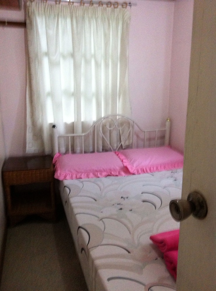 4 Br Unit 1 Jefrell Apartments