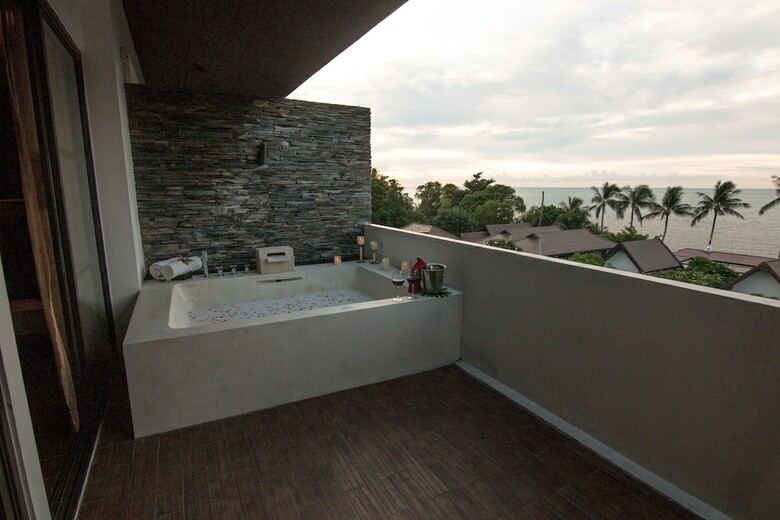 Hotel The Sea Koh Samui Beachfront Resort & Spa