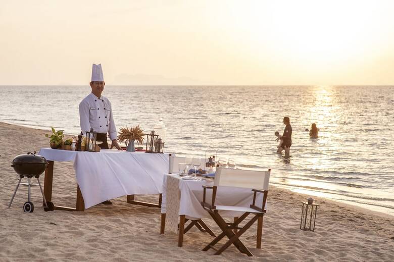 Hotel The Sea Koh Samui Beachfront Resort & Spa