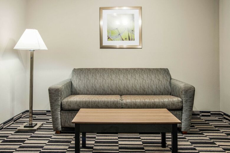 Motel Quality Suites Downtown Convention Center