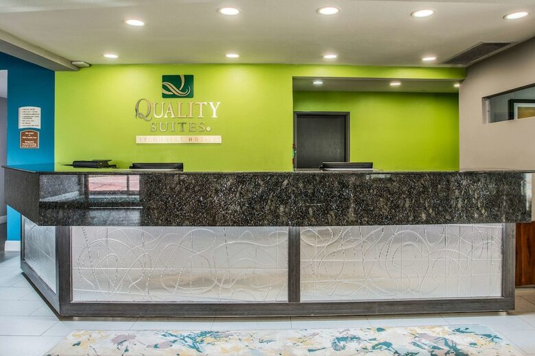 Motel Quality Suites Downtown Convention Center