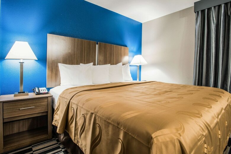 Motel Quality Suites Downtown Convention Center