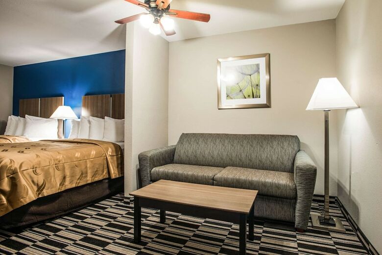 Motel Quality Suites Downtown Convention Center