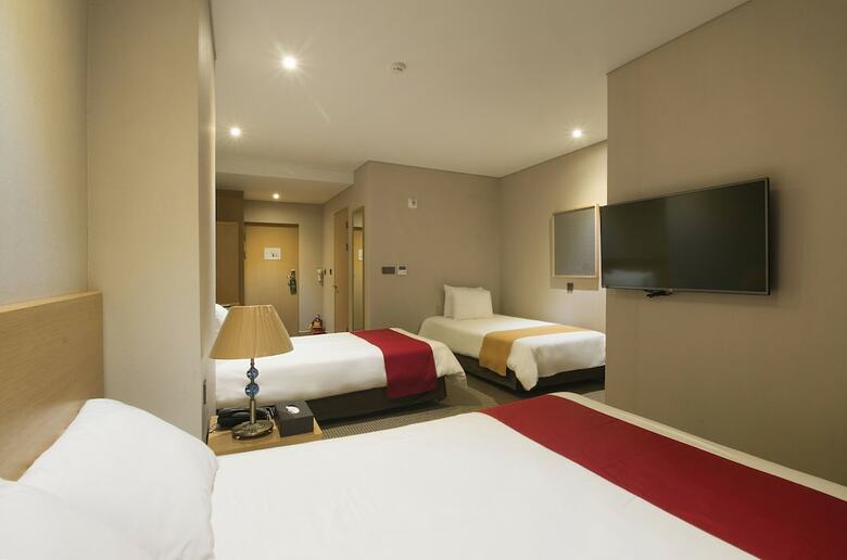 New Oriental Hotel