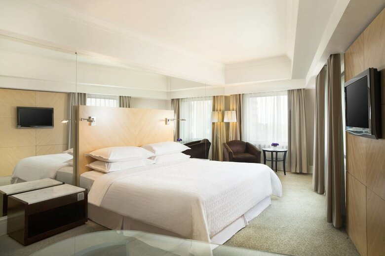 Sheraton Surabaya Hotel And Towers