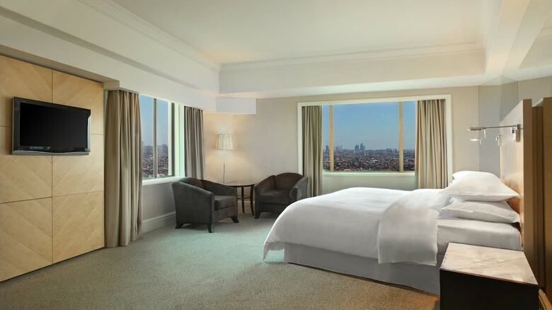 Sheraton Surabaya Hotel And Towers