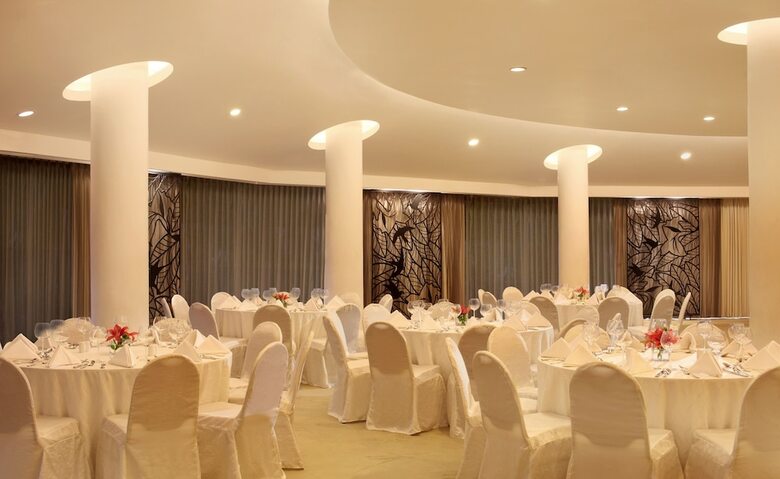 Sheraton Surabaya Hotel And Towers