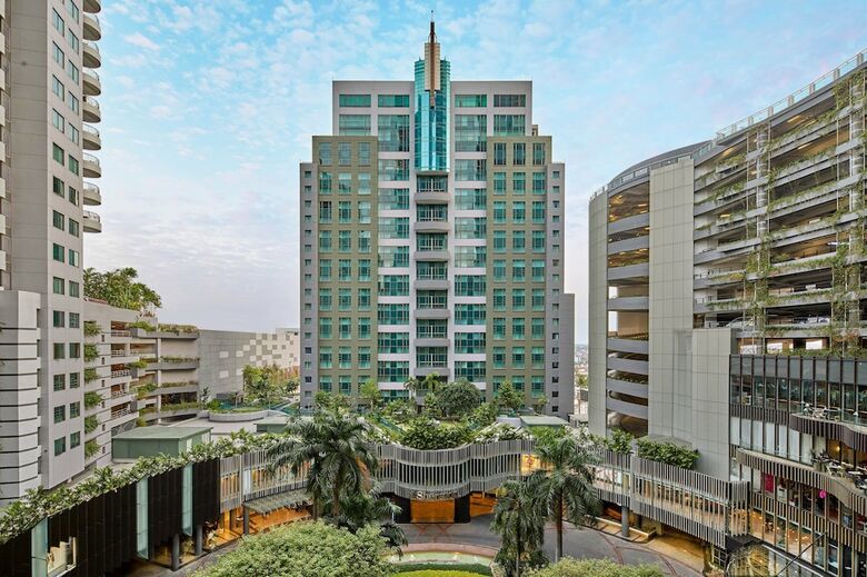 Sheraton Surabaya Hotel And Towers