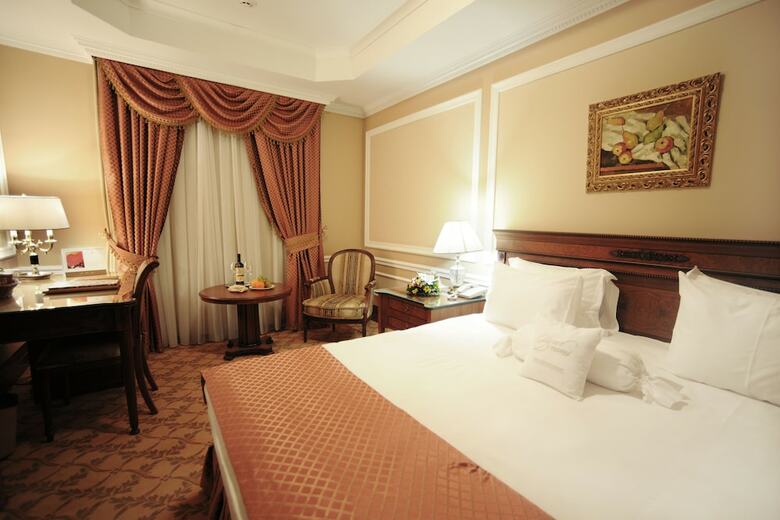Nobil Luxury Boutique Hotel