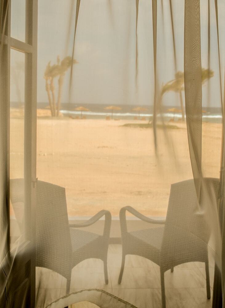 Hotel Aurora Beach Safari Resort