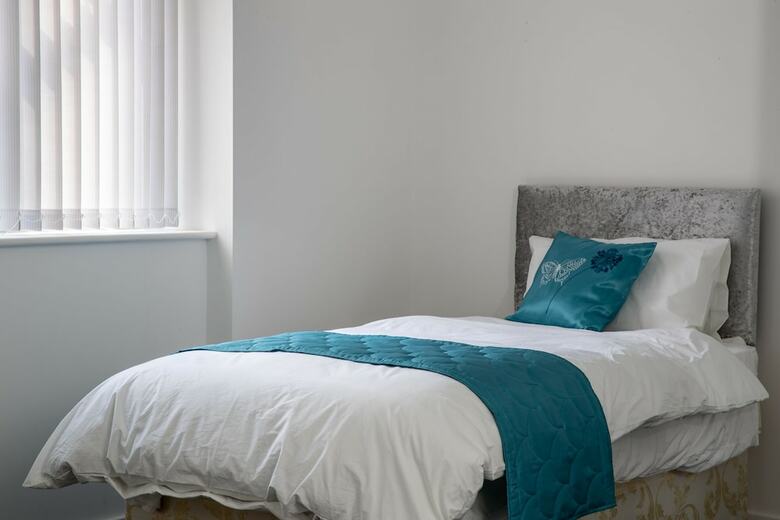 Fantastic Bradford Townhouse 6 Bedrooms