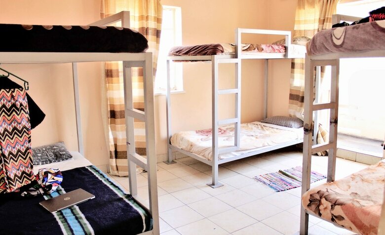 Hostal Urban Backpackers