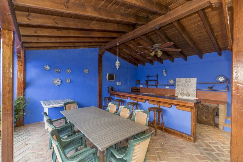 La Casa De �llora