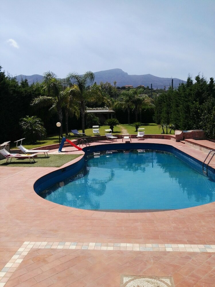 Hotel Villa Emy