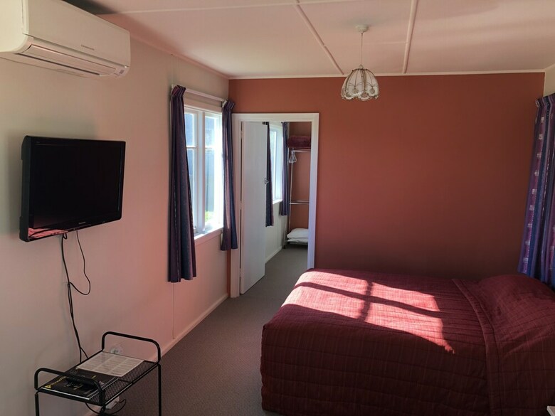 Middlepark Motel