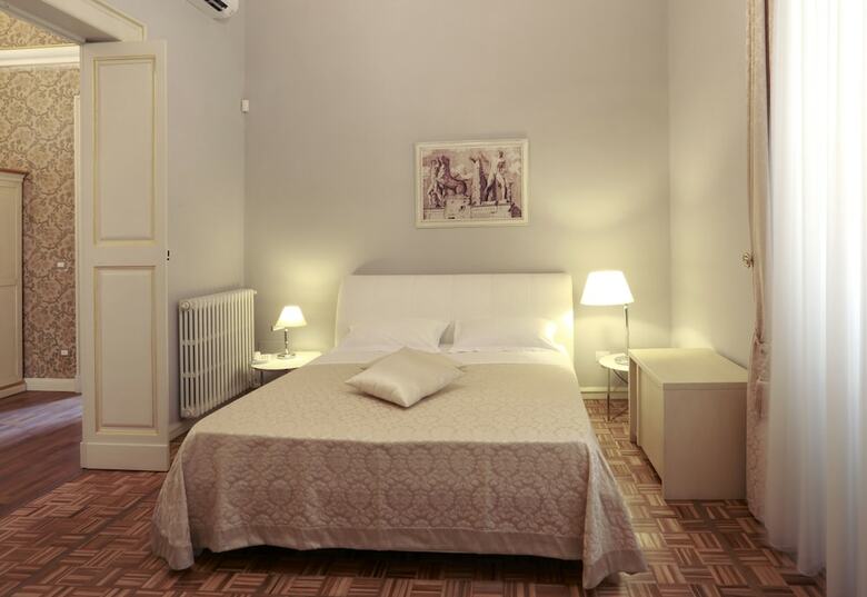 Bed & Breakfast Person� Palace