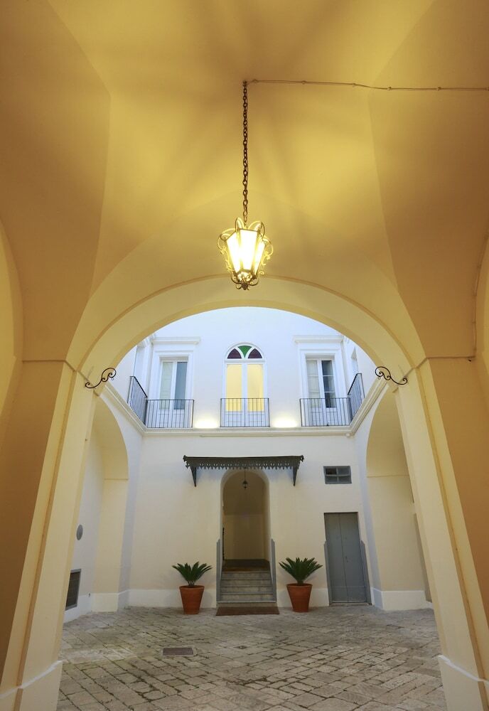 Bed & Breakfast Person� Palace