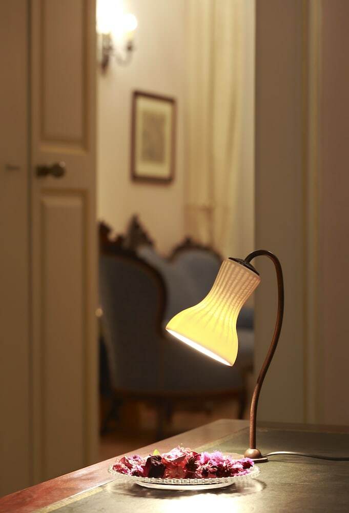 Bed & Breakfast Person� Palace