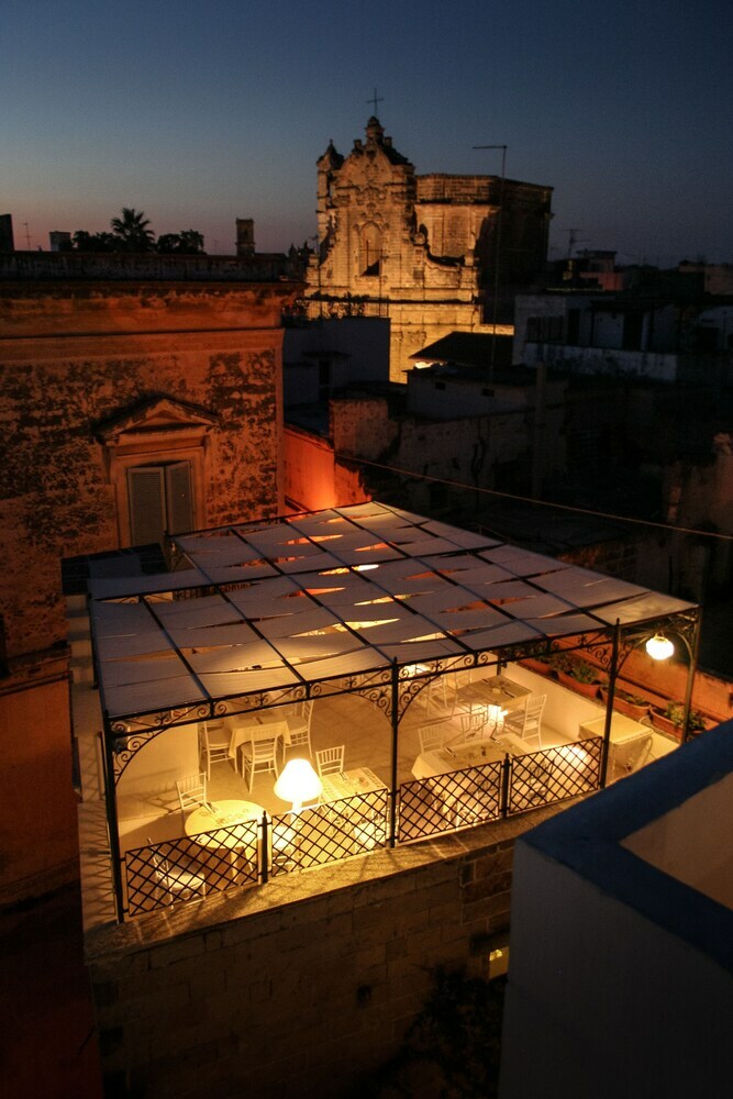 Bed & Breakfast Person� Palace