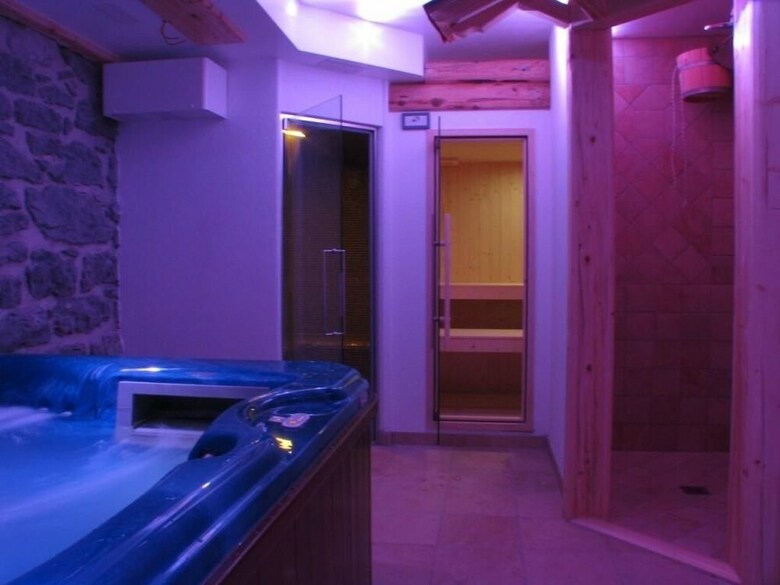 Hotel Albergo Centrale Forni