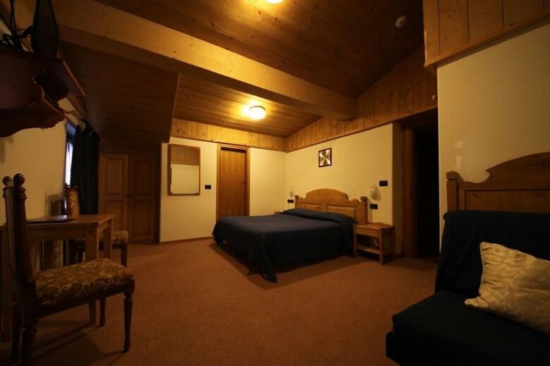 Hotel Albergo Centrale Forni
