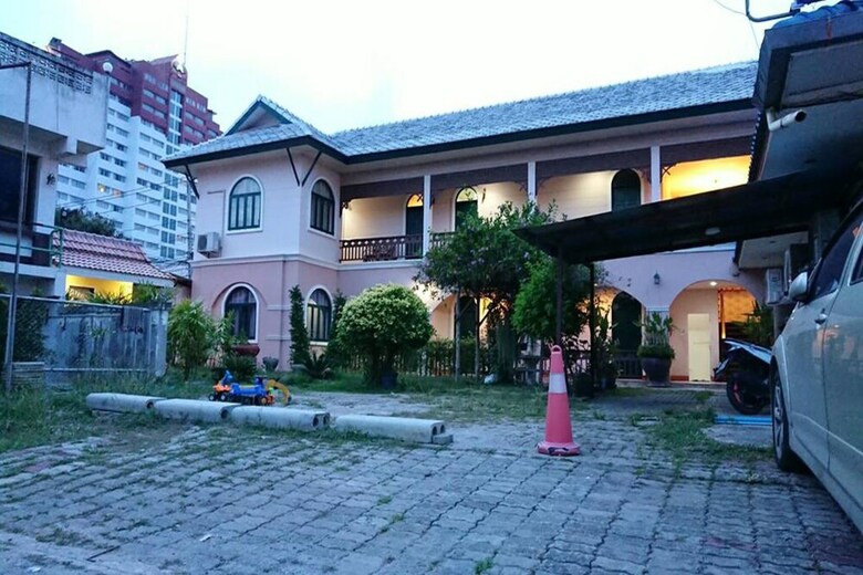 Hotel Baan Orasa 88