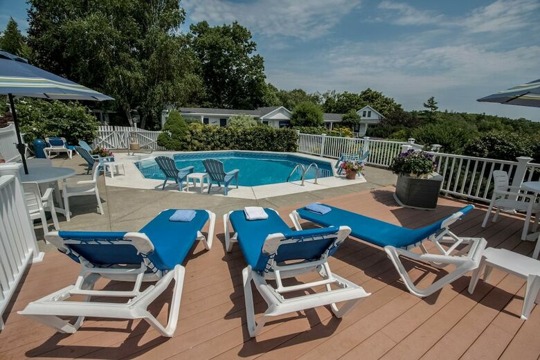 Motel Glen Cove Inn & Suites