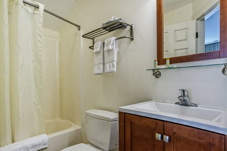 Motel Glen Cove Inn & Suites