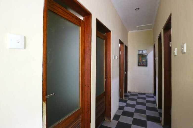 Hostal Indopurejoy House