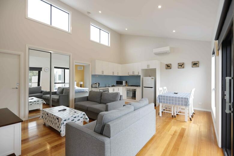 Apollo Bay Seal Apartments