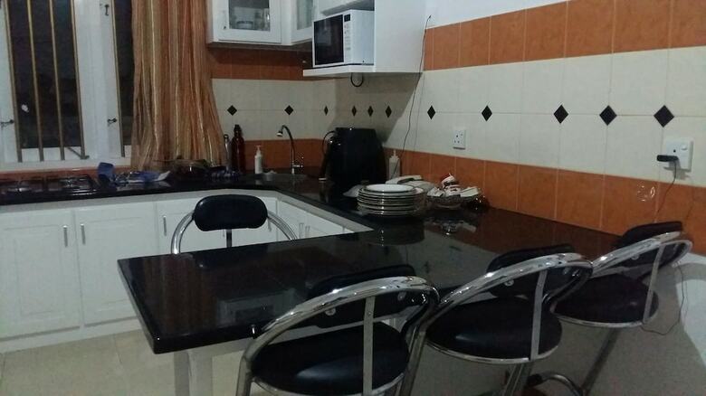 Hotel White House