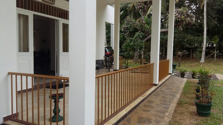 Hotel White House