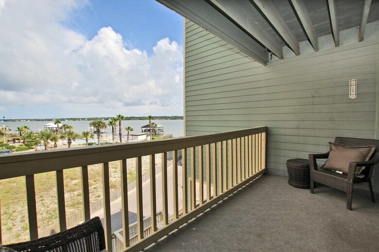 Summerhouse West 207b - Two Bedroom Condo