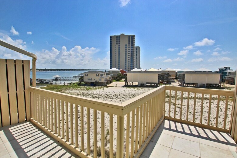 Summerhouse West 207b - Two Bedroom Condo