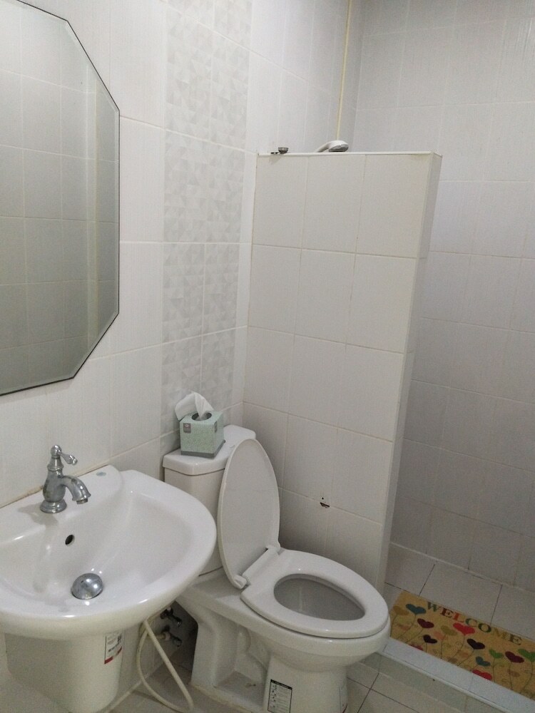 Hostal Penthai Hostel