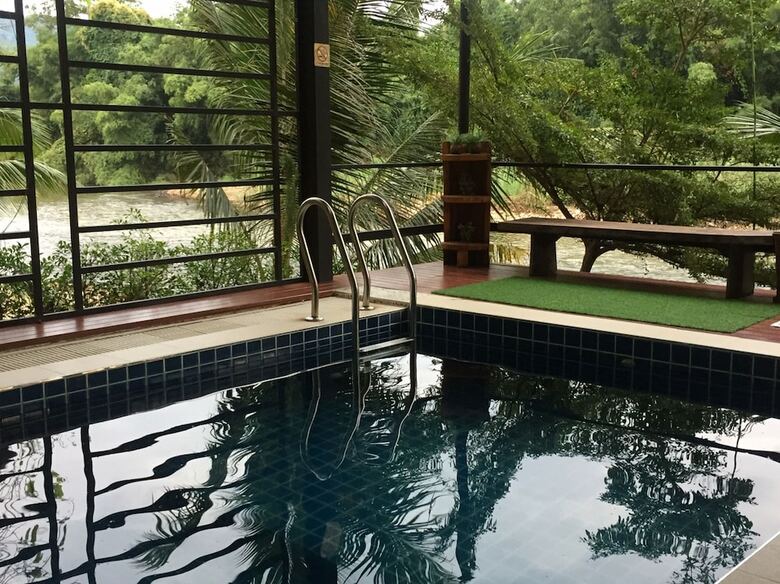 Hotel Thannam River Resort
