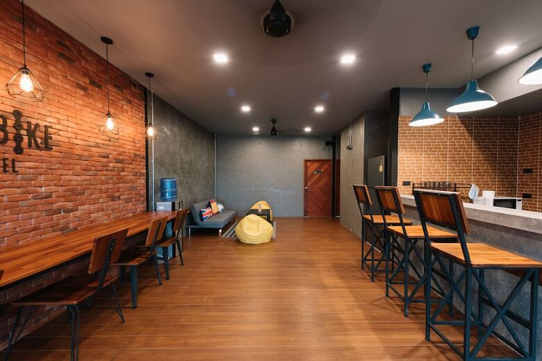 Hostal Bed & Bike Poshtel