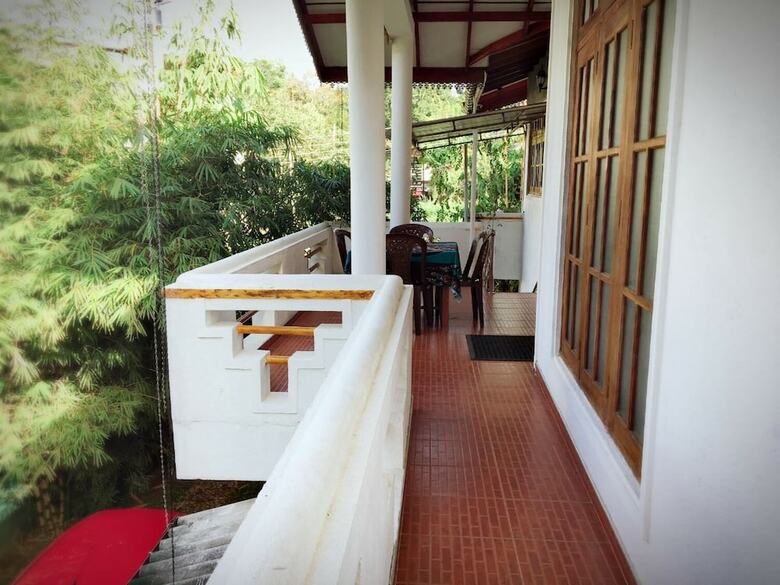 Hotel Green Side View Ella