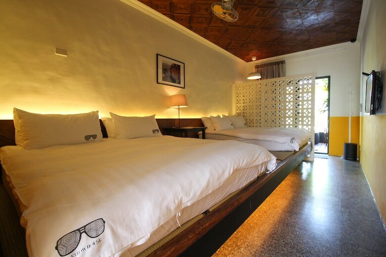 Bed & Breakfast Yellow House