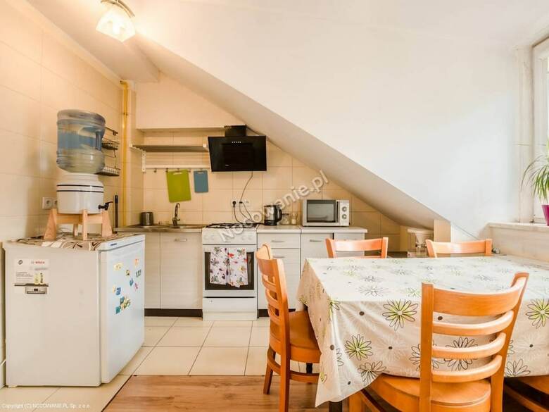 Hostal Folks Village Plowce House