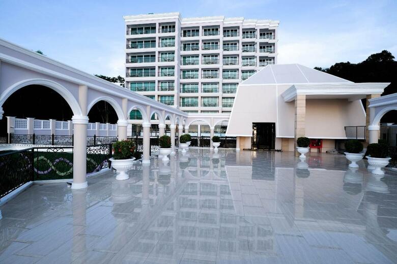 Hotel Lk Emerald Beach
