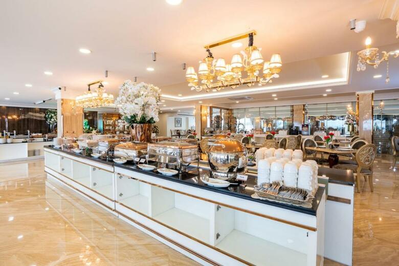Hotel Lk Emerald Beach
