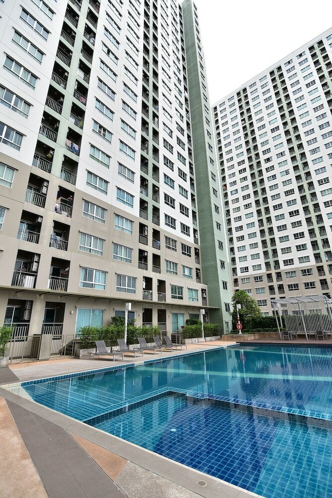Lumpini Wongamat Suites