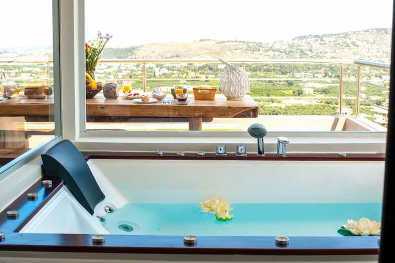 Villa Kedria With Heated Pool